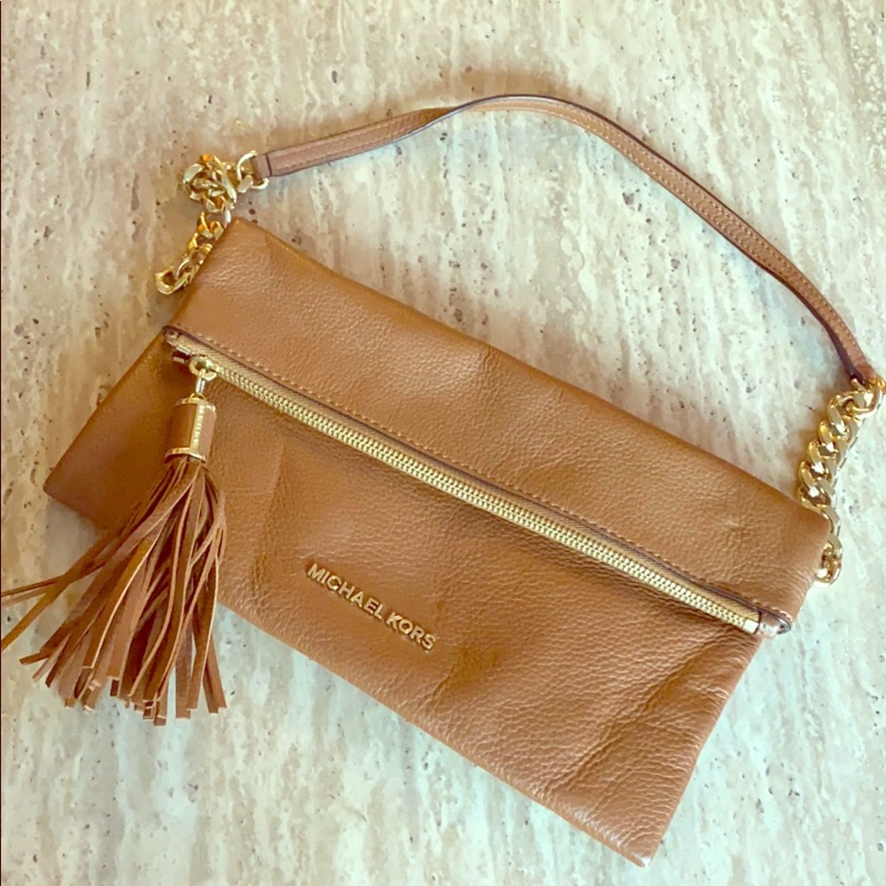 Michael Kors Brooklyn Pebbled Fokdover Clutch